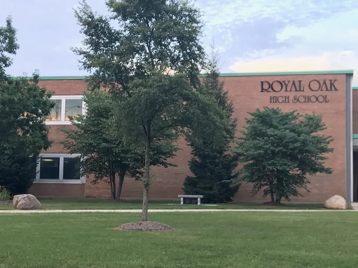 The exterior of Royal Oak High School